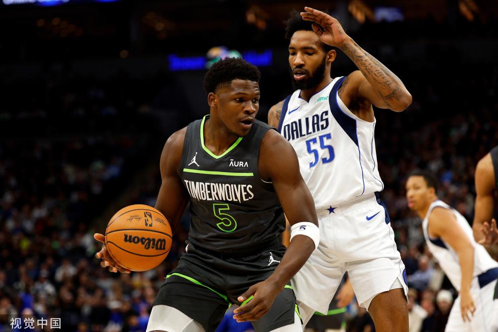 凸显了她对 凸显了她对