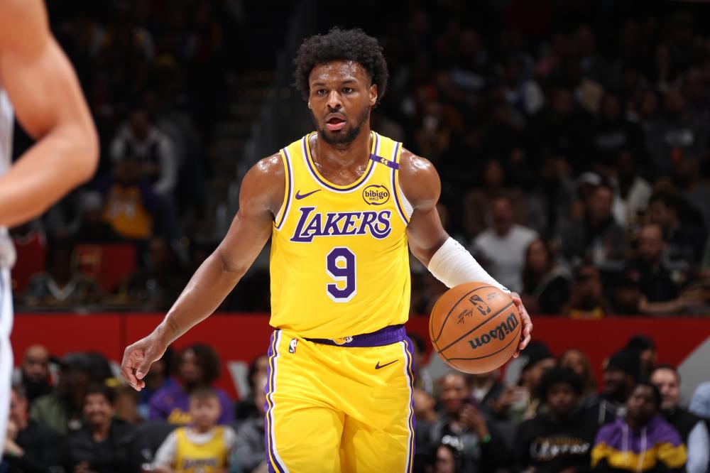 侧肌肉出现 侧肌肉出现