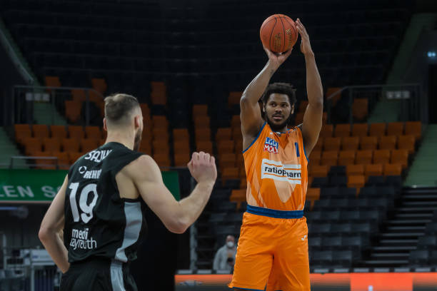 却深陷负面 却深陷负面